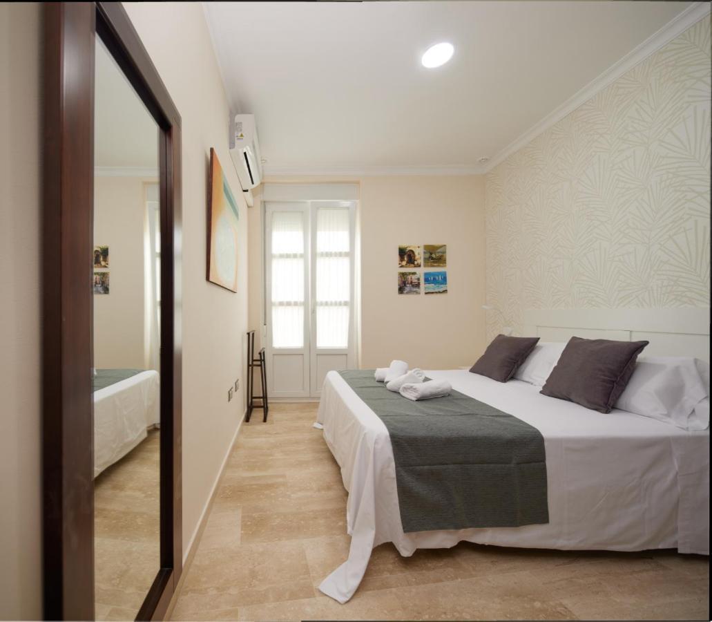 Apartamento Tavira Little Apartments Кадис Екстериор снимка